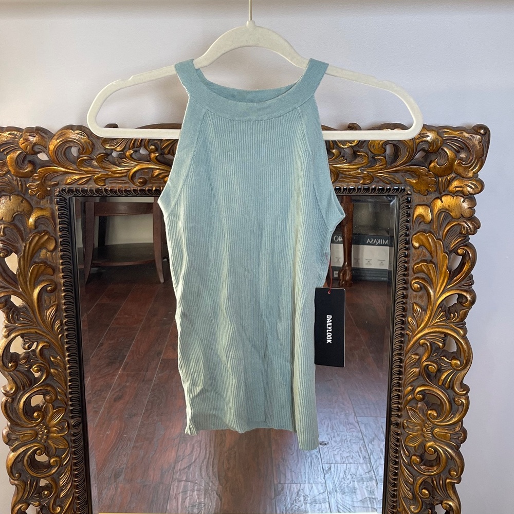 Dailylook Sage Tank Top Ladies Size S/M